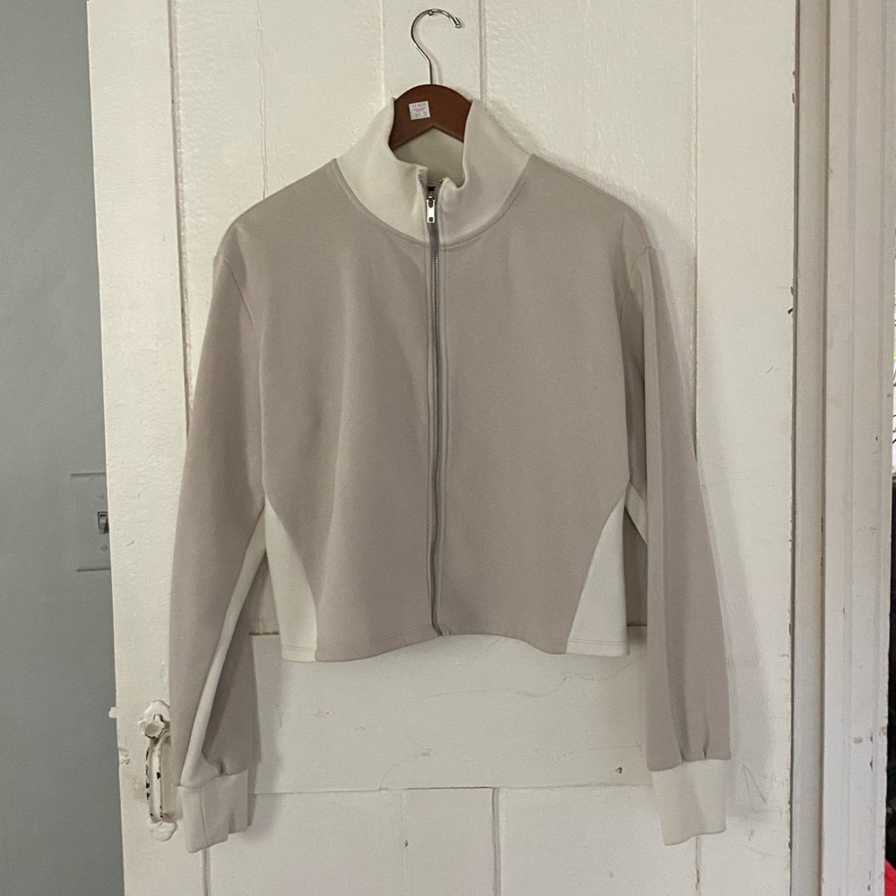 H&M Neutral Light Beige and Cream Zip Crop Jacket - marked XL but USA large